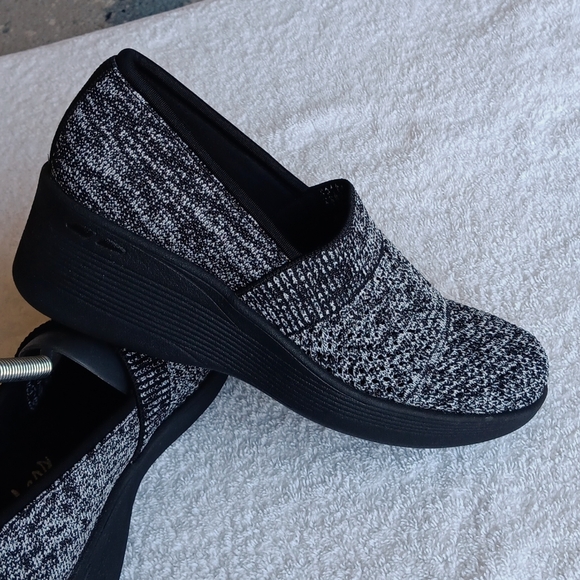 NWOT Skechers Comfort Wedge - Picture 15 of 16